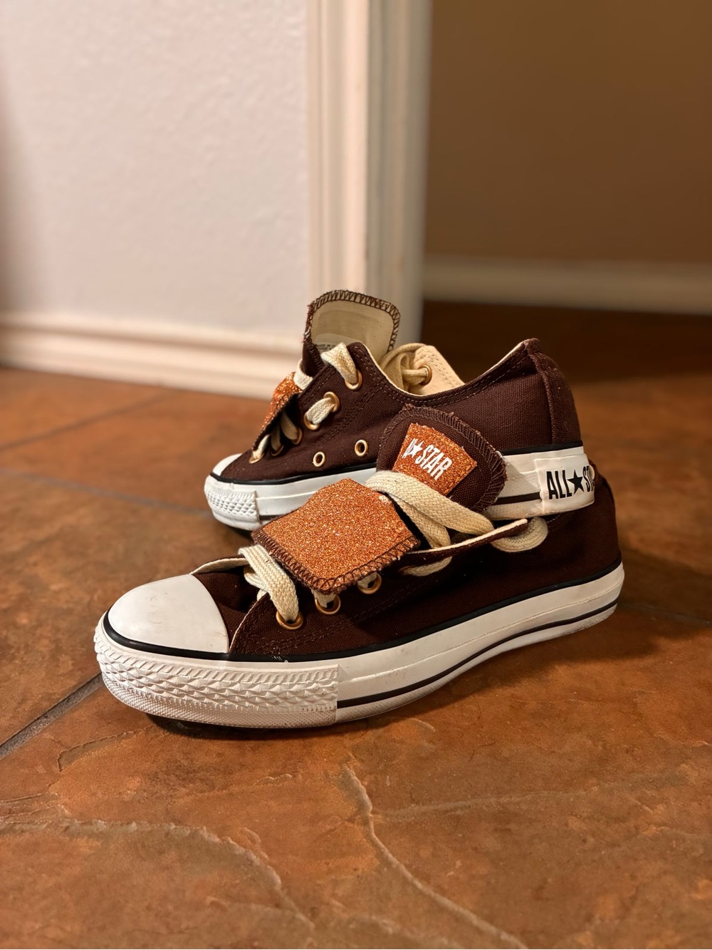 Converse Chuck Taylor All Star Brown Copper Glitter Low Tops Women’s 7